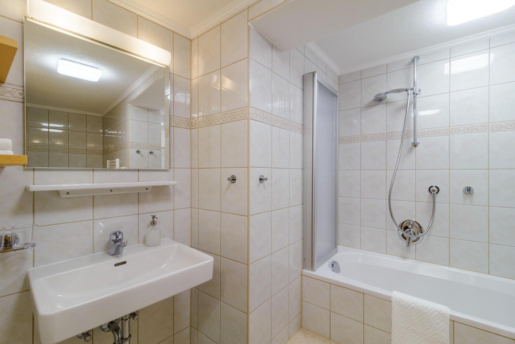 Haus St. Bernard Apartment Pettneu am Arlberg Luaran gambar